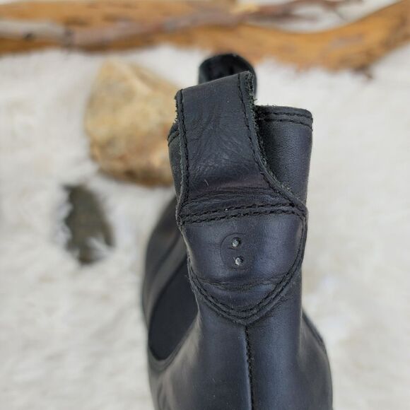 Ugg chunky bottom chelsea boot pull on - Picture 11 of 16